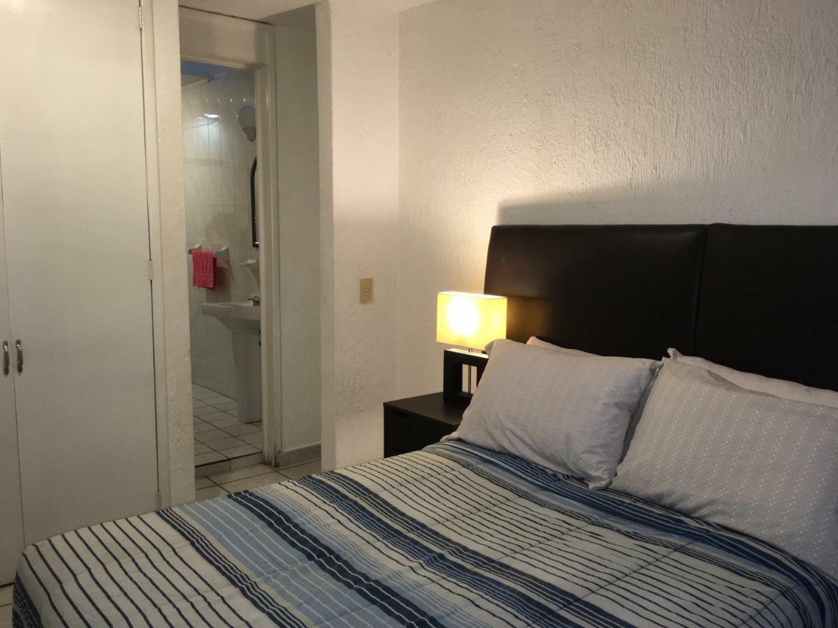 Casa Bravia - Hostal Para Mujeres Guadalajara Eksteriør bilde